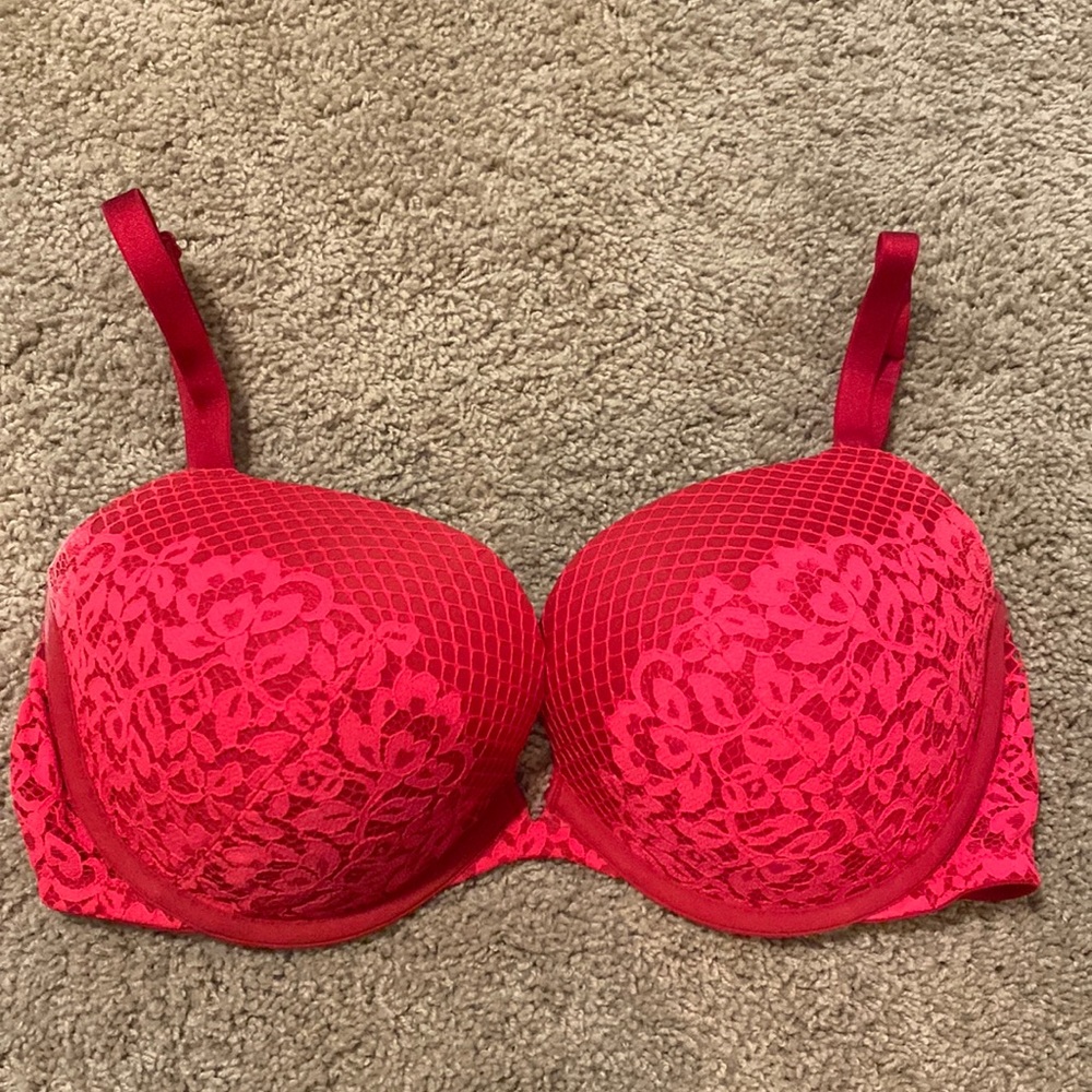 Red lace Victoria secret push up bra